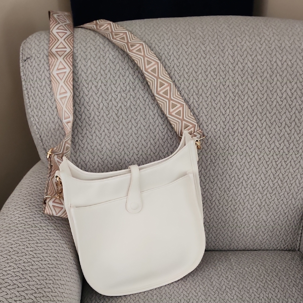 Cream Shoulder Bag with Beautiful Geometric Strap